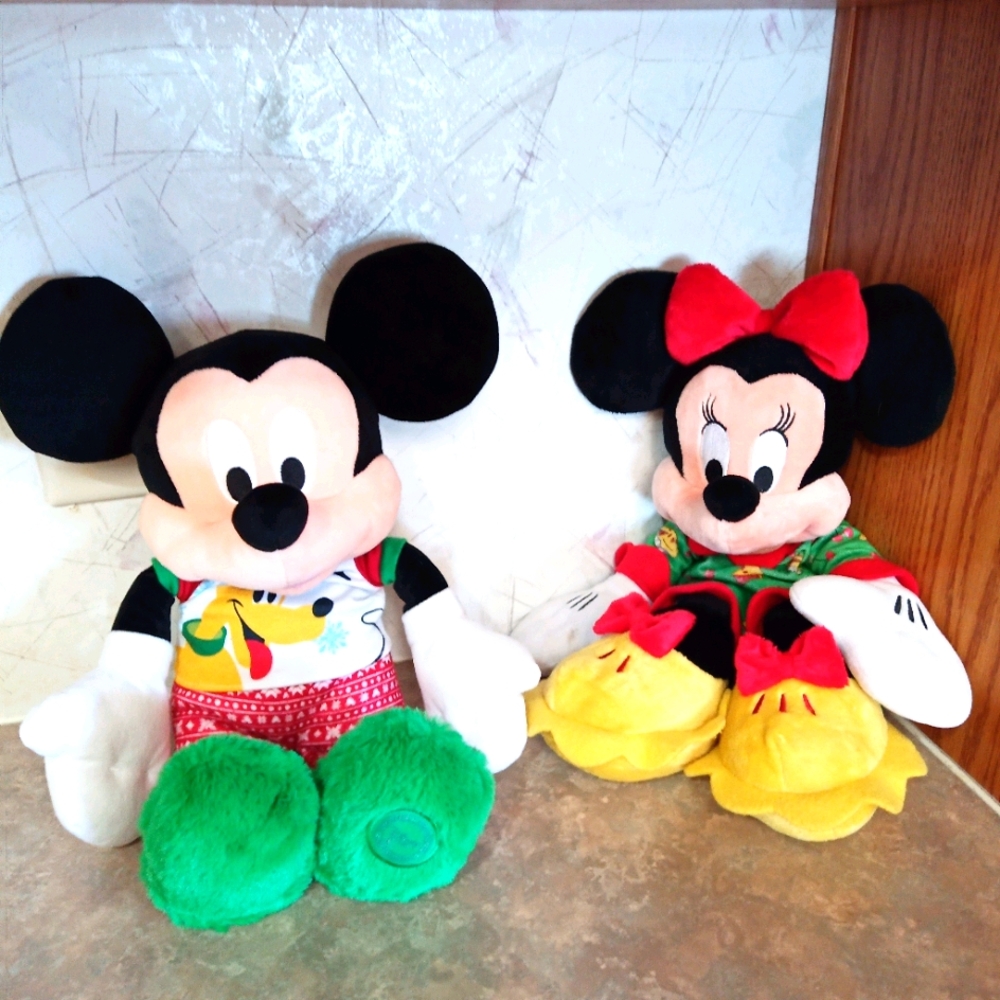 Disney Exclusive CHRISTMAS M&M SET